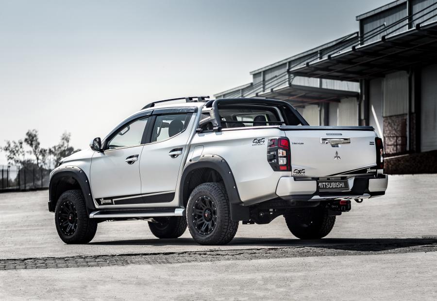  Mitsubishi Triton Xtreme Double Cab 2020 года  (ZA) (фото 4 из 17)